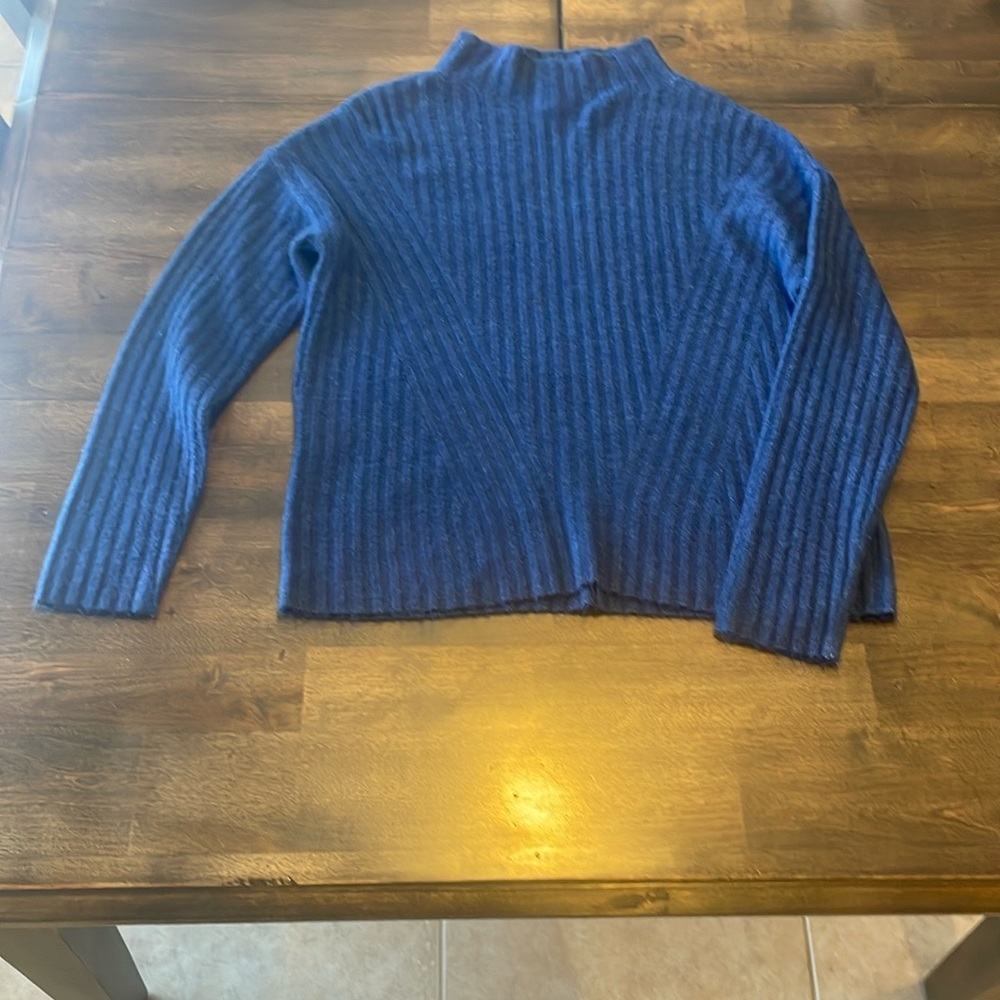 Turtle neck blue sweater